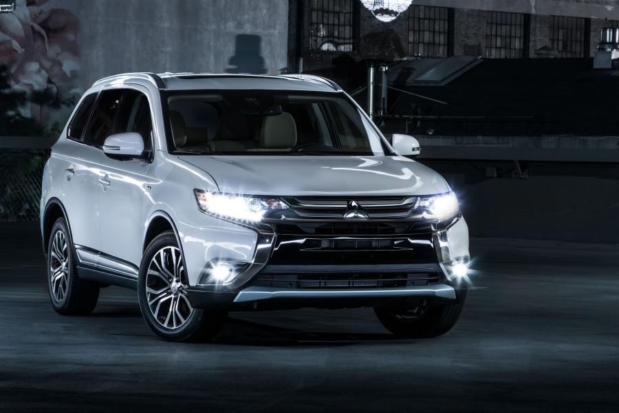  Mitsubishi Outlander GT 2016 года  (фото 39 из 56)